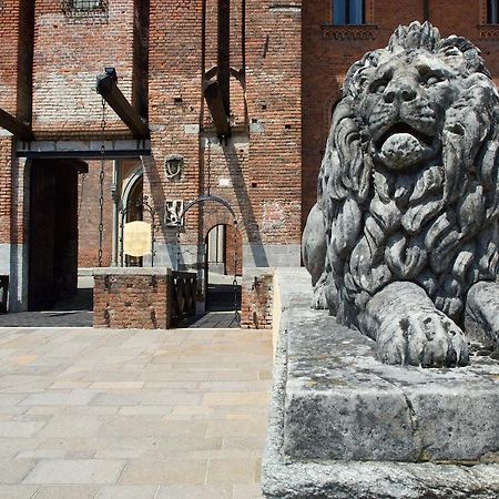 Castello Di Carimate Hotel Eksteriør billede