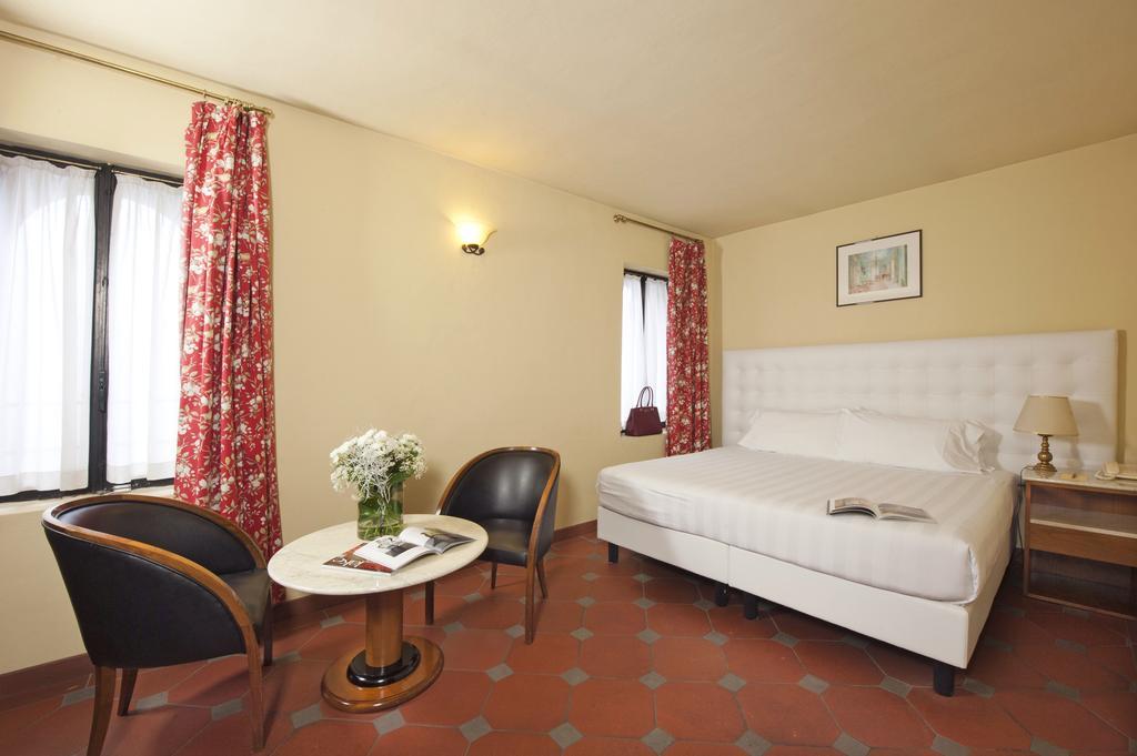 Castello Di Carimate Hotel Værelse billede