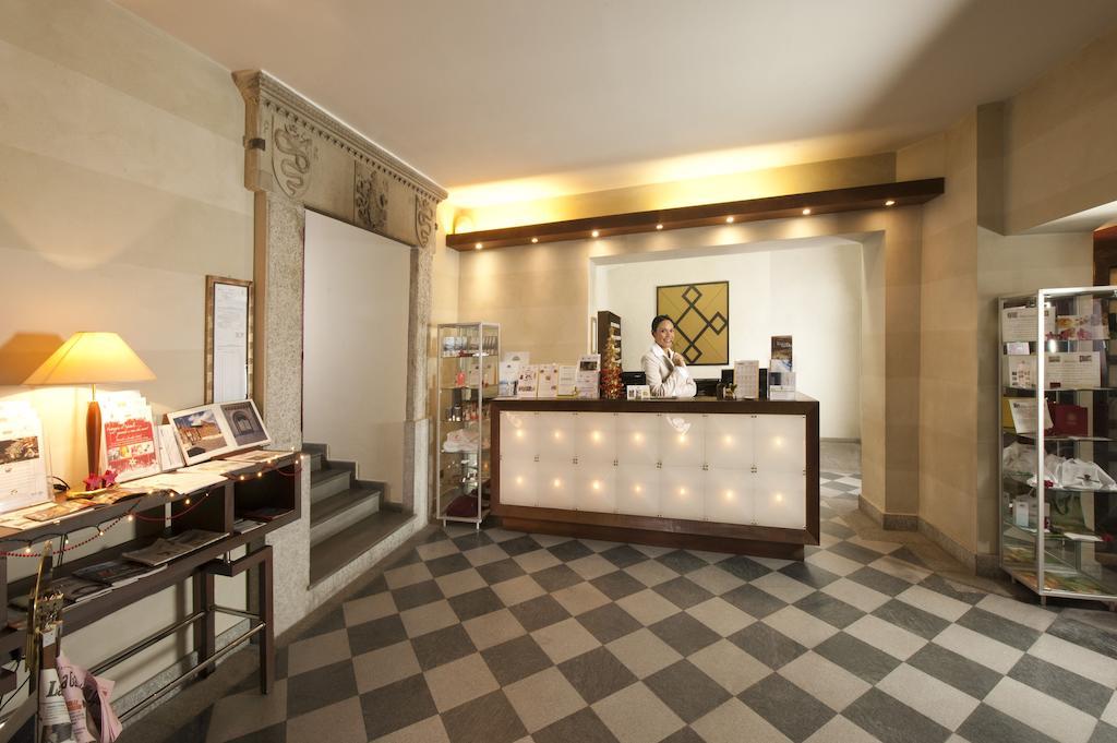 Castello Di Carimate Hotel Eksteriør billede