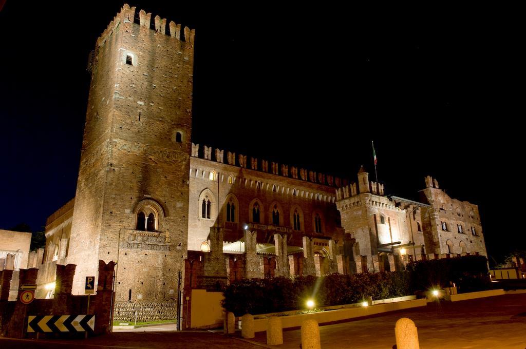 Castello Di Carimate Hotel Eksteriør billede