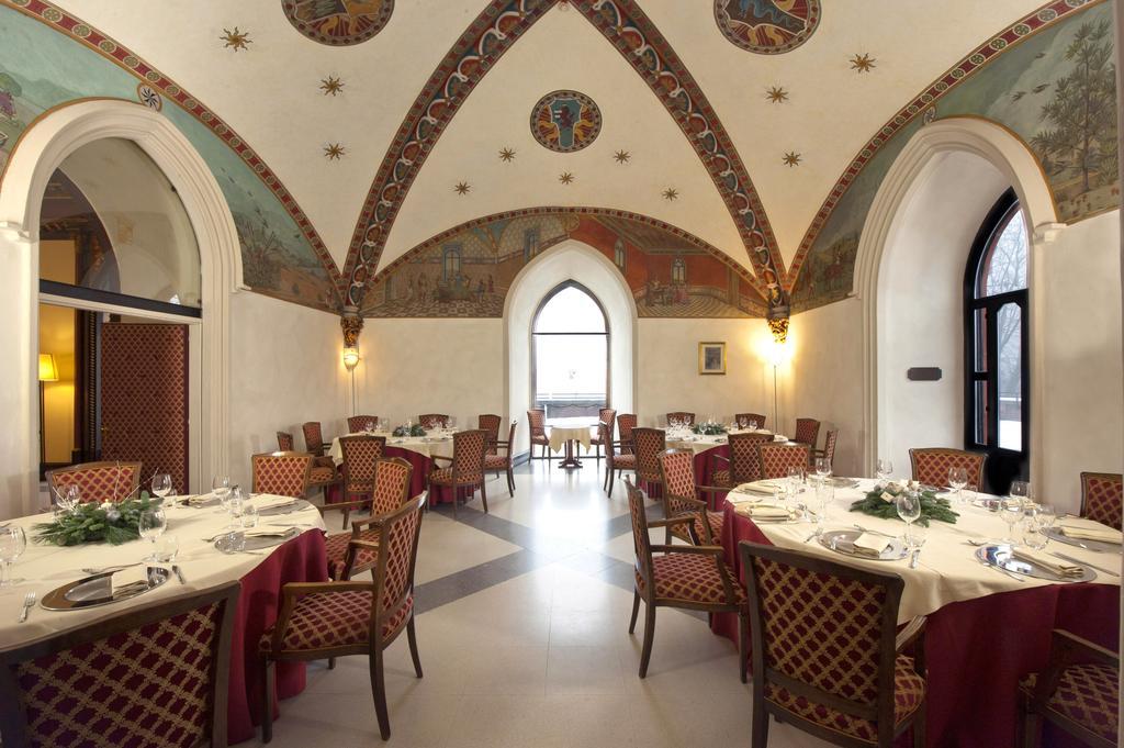 Castello Di Carimate Hotel Eksteriør billede